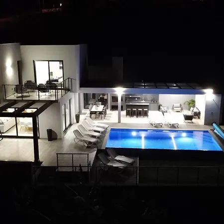 Villa De La Ponte By Atlantic