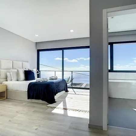 De La Ponte By Atlantic * Arco da Calheta (Madeira)