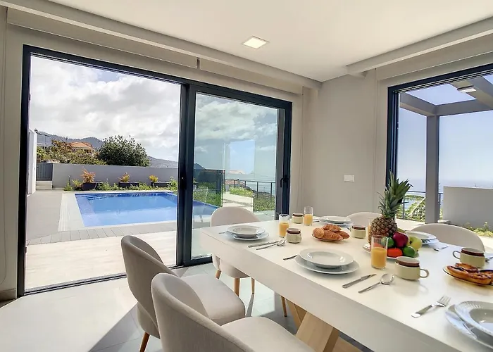 De La Ponte By Atlantic * Arco da Calheta (Madeira)